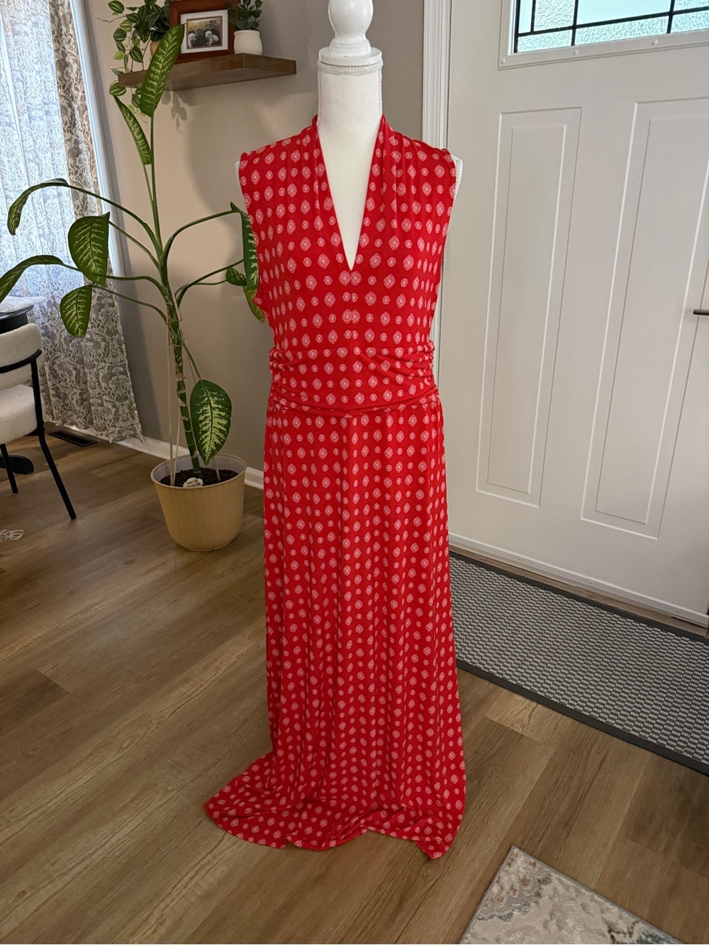 Vince Camuto Red Sleeveless V-Neck Maxi Dress with White Dot Print Sz. Large. - Picture 1 of 5